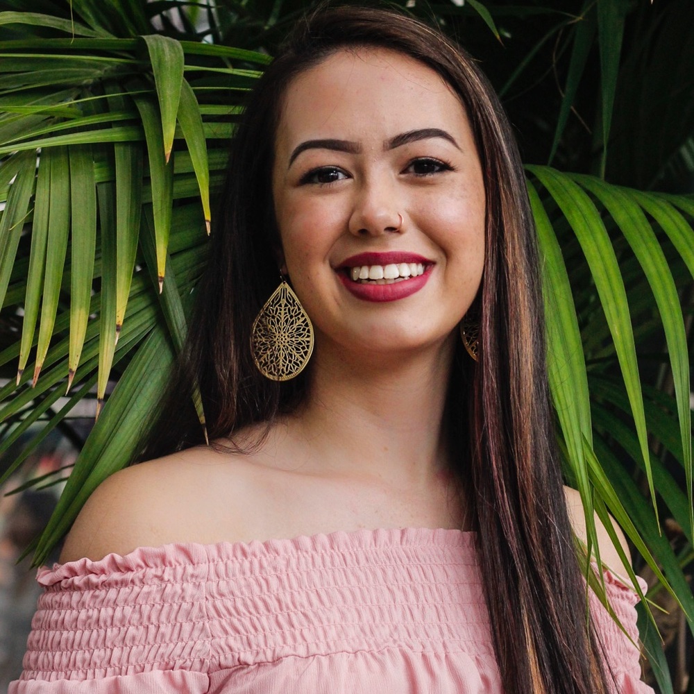 Meet your Posher, Taya